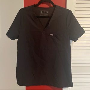 Figs scrub top in black